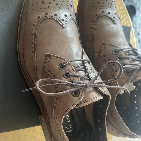 Kenneth Cole Taupe Oxfords - Picture 2 of 4